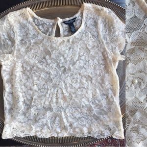 Lace T-shirt w/ Peal Accents